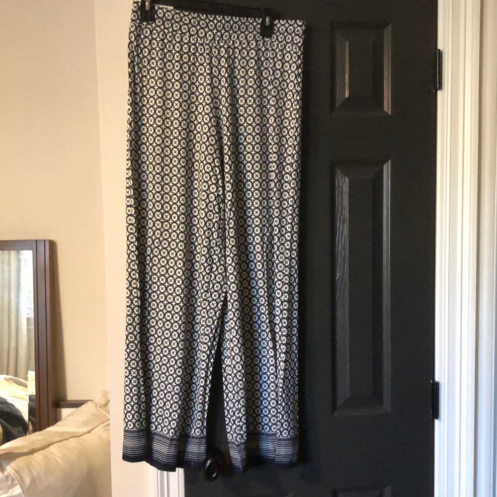 Pull on knit wide leg pants in blues